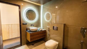 Elite Room, Balcony, Garden View | Bathroom