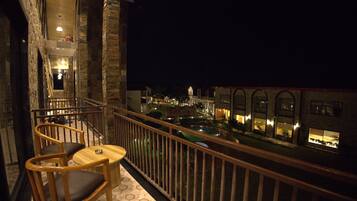 Presidential Duplex, Balcony, Garden View | Property grounds