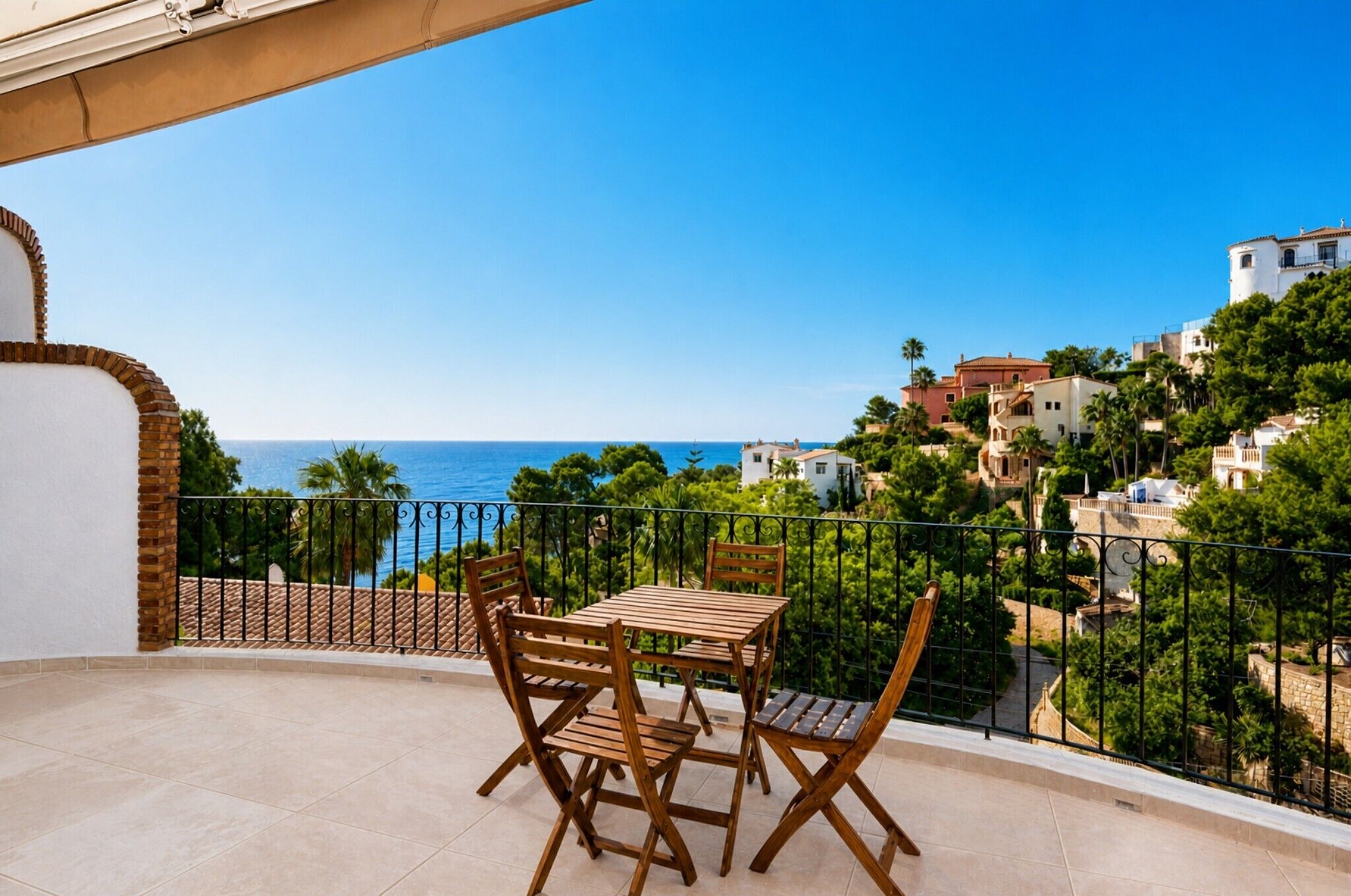 屋外ダイニングエリア. Holiday Home 'Mía' with Sea View, Wi-Fi and Air Conditioning