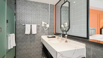 Superior Twin Room, Sea View | Bathroom