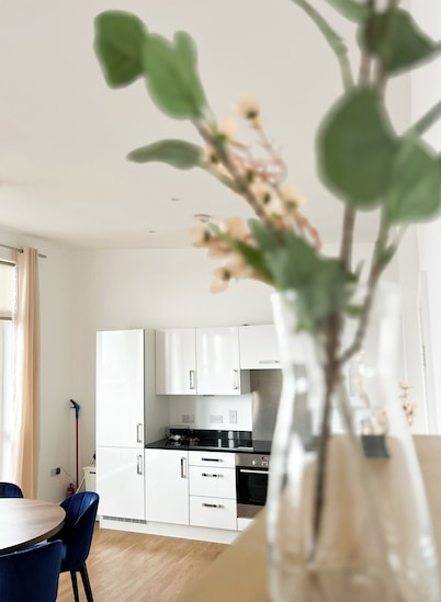 Wonderful 2-bedroom penthouse apartment in peaceful Southampton near local spots
