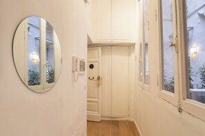 Deluxe appartement | Verduisterende gordijnen, een strijkplank/strijkijzer, gratis wifi