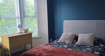 House Sleeps 6 With Wifi