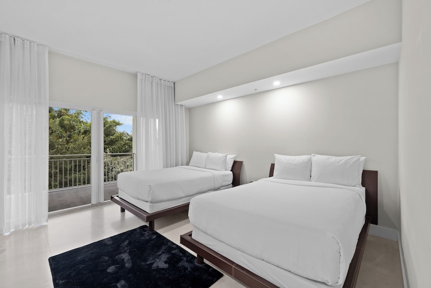 Spacious Signature 3br Villa For Golf & Family - Hialeah, FL