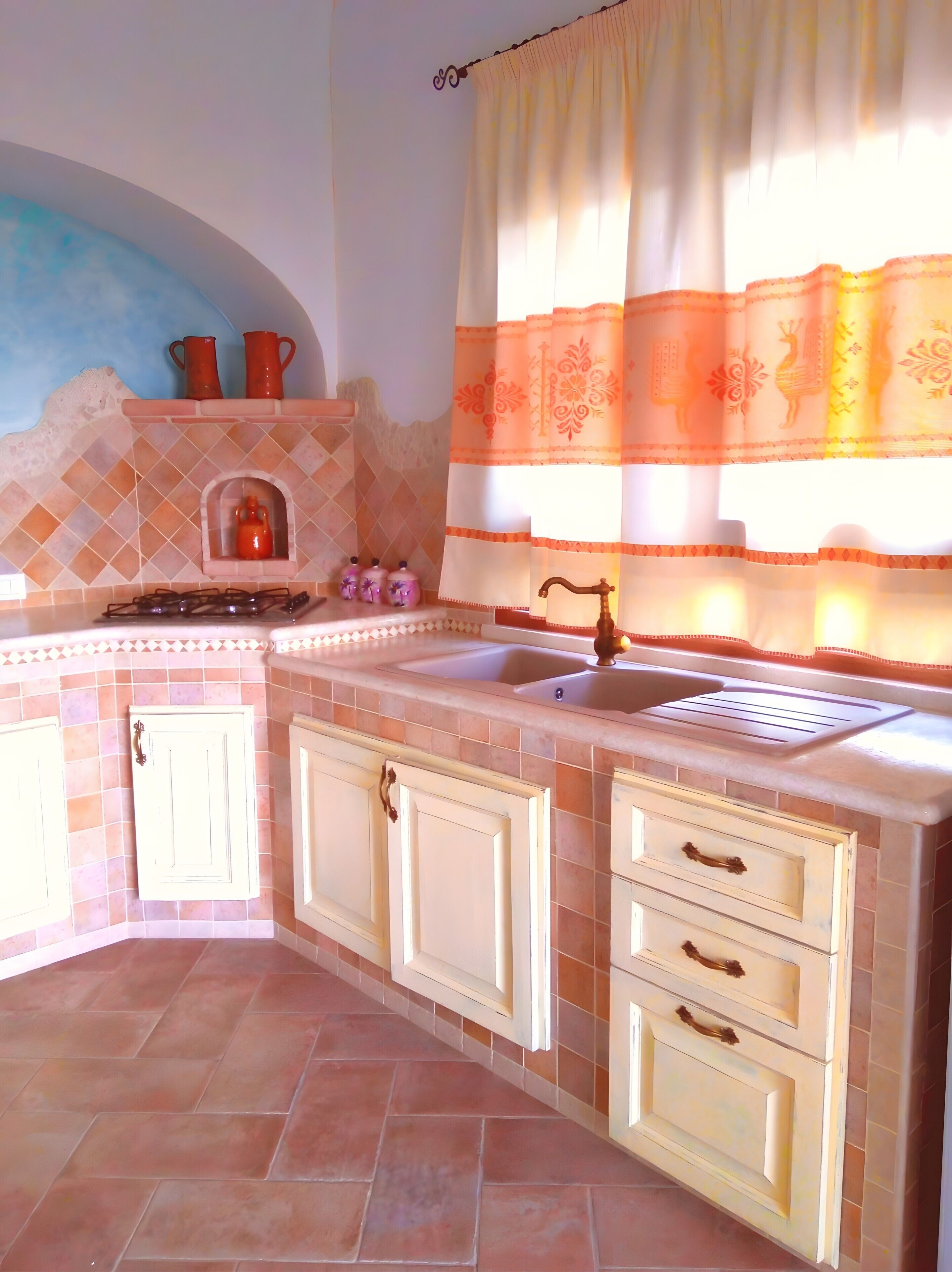 Fridge, oven, stovetop, coffee/tea maker