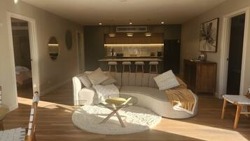 Smart TV y chimenea