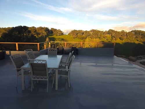 Unique underground eco sanctuary with views, minutes from historic Hahndorf