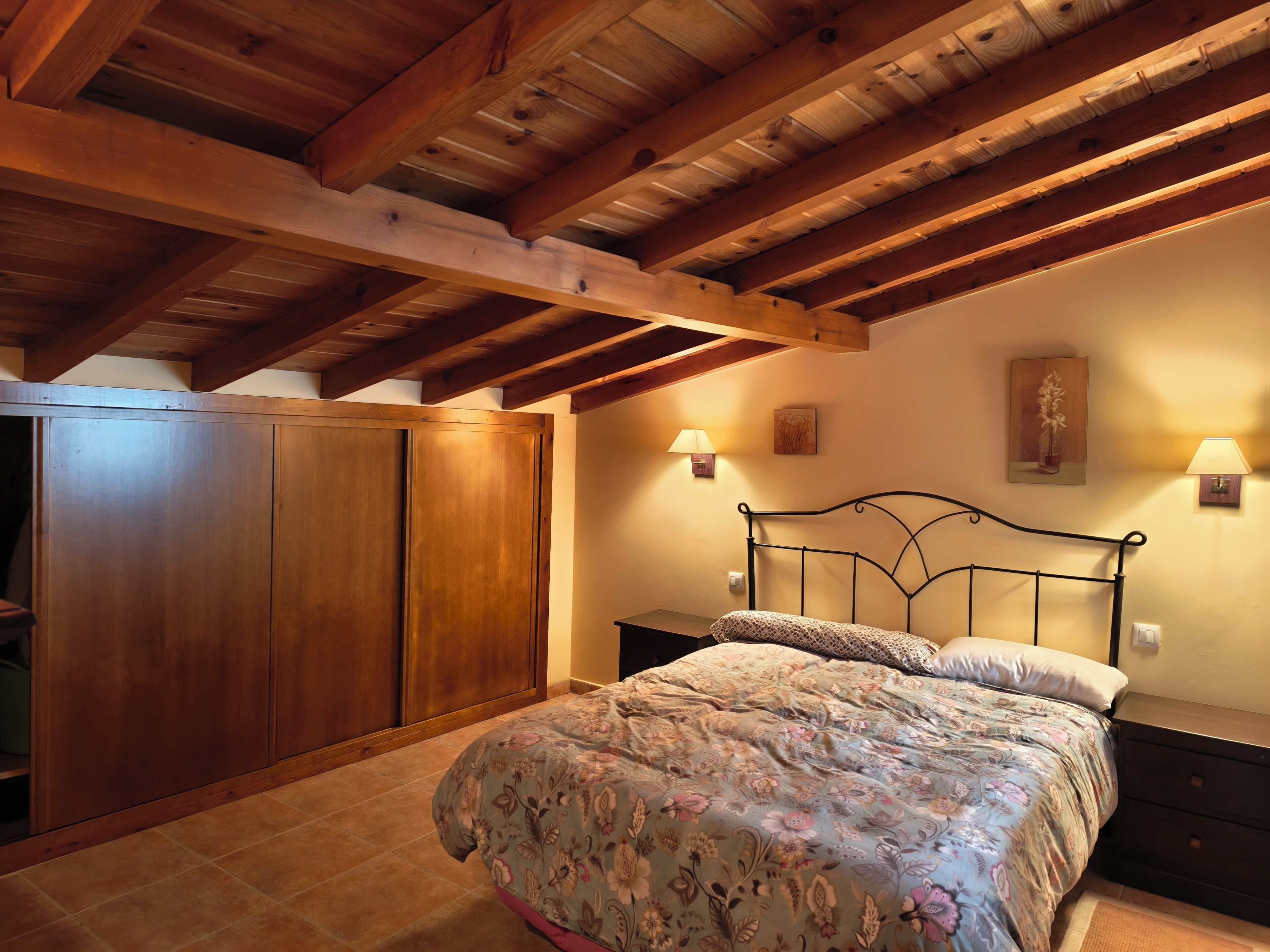 3 bedrooms, free WiFi, bed sheets