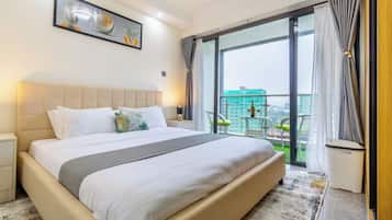 Deluxe appartement, balkon, uitzicht op de stad | Een laptopwerkplek, gratis wifi