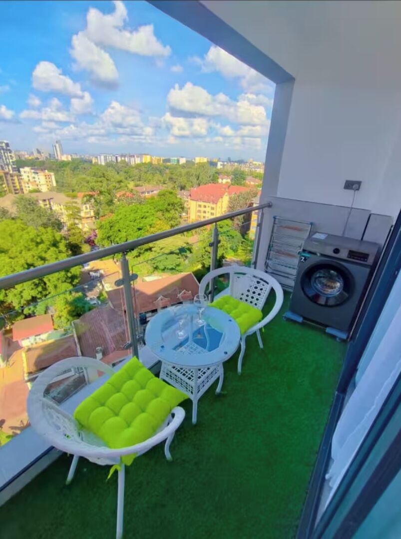 Deluxe-Apartment, Balkon, Stadtblick | Speisen im Freien