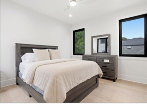 WiFi - Newly Built Custom Luxury Home Rooftop Deck Midtown ATL (Atlanta)