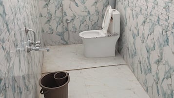 Classic Room | Bathroom