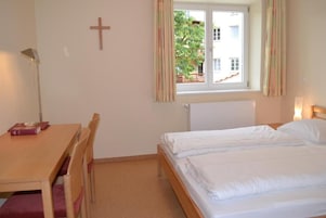Double Room, 1 Double Bed, Garden View | Desk, WiFi (free)