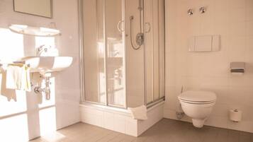 Einzelzimmer | Badezimmer | Dusche, Haartrockner, Handtücher