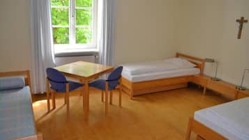 Een bureau, gratis wifi, rolstoeltoegankelijk