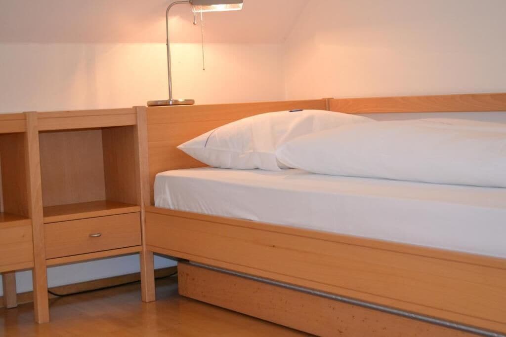 Desk, free WiFi, wheelchair access