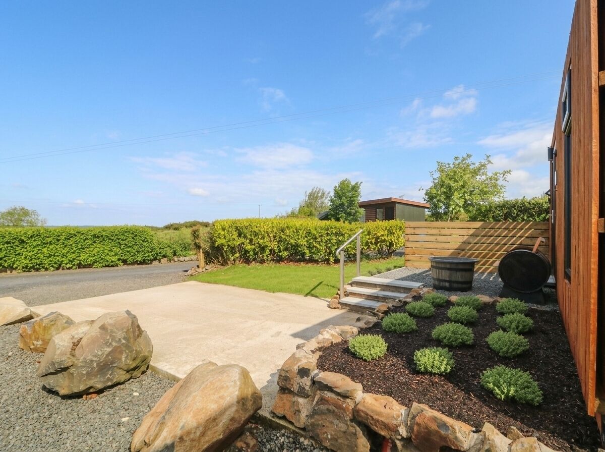 Cottage | Property grounds