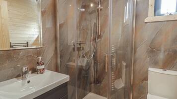 Cottage | Bathroom | Shower