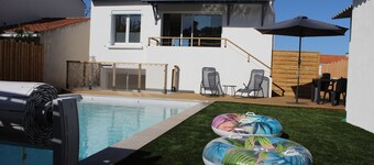 Charm & Relaxation : Family home with heated pool
