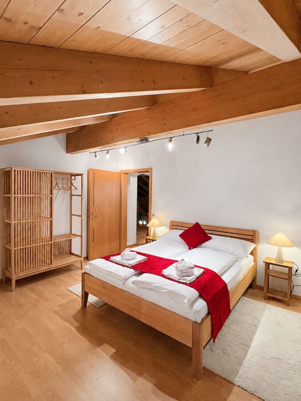 7 Schlafzimmer, Bügeleisen/Bügelbrett, kostenloses WLAN, Bettwäsche