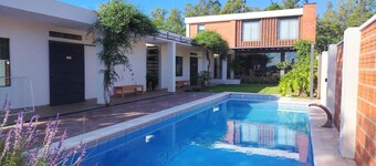 6 Guest House Spacious: Quincho Swimming Pool Games