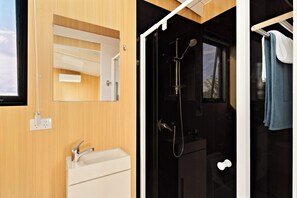 Bathroom - Kookaburra Retreat by Tiny Away (Arcadia)