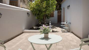 Deluxe Suite | Terrace/patio