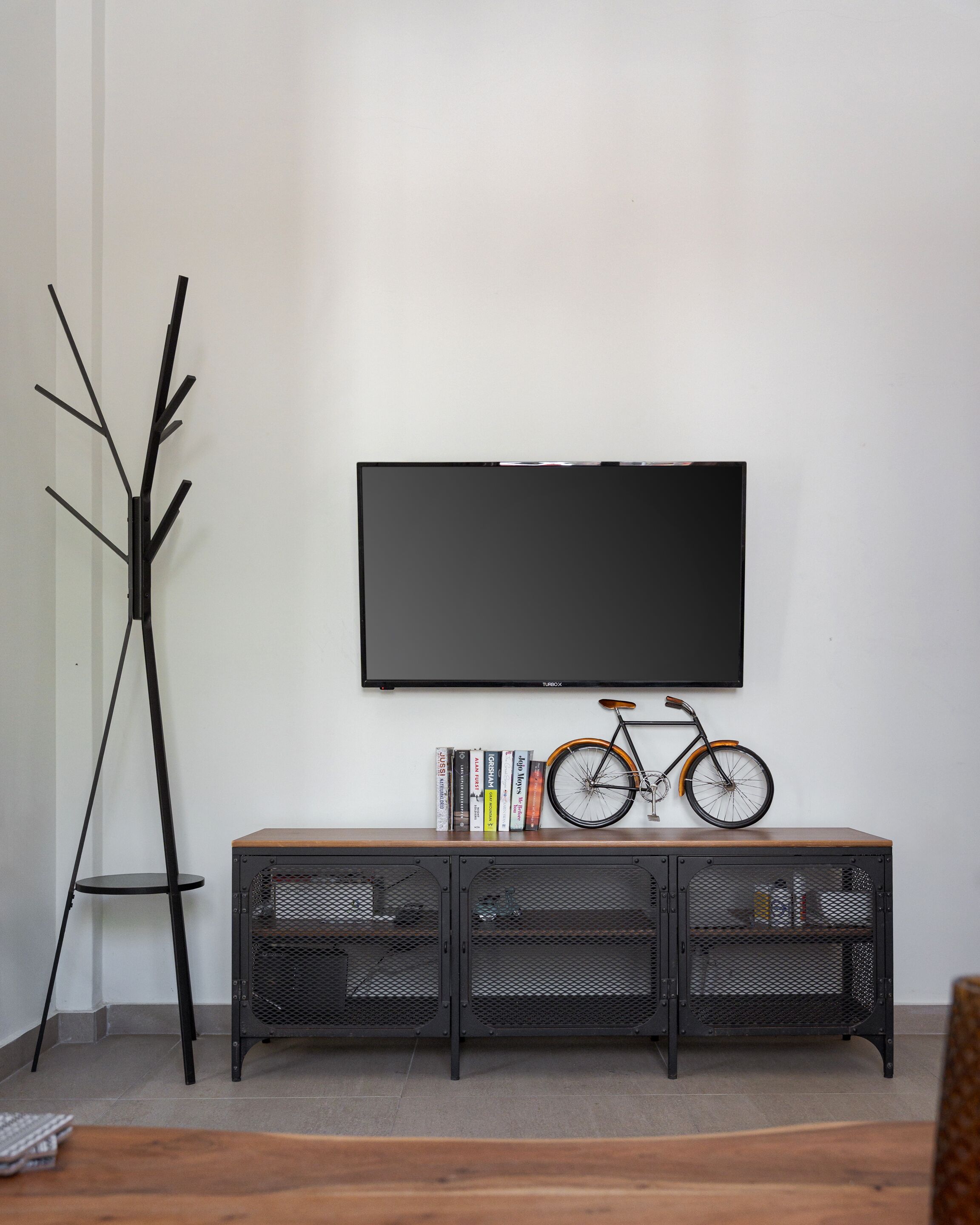 Suite, Balcony | Living area | 30-inch flat-screen TV with cable channels