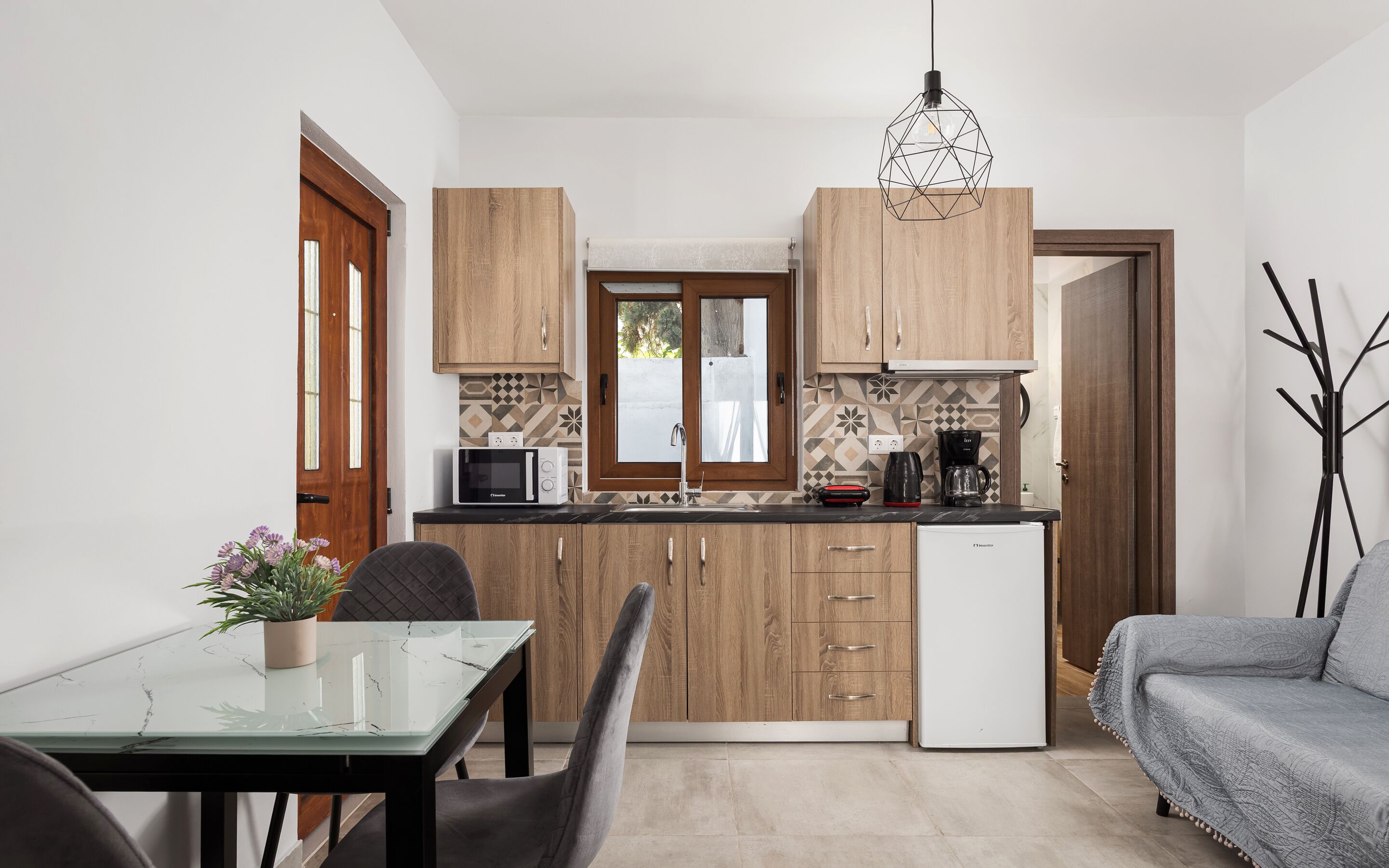 Suite Deluxe | Coin cuisine privé | Mini réfrigérateur, micro-ondes, plaque de cuisson, cafetière/bouilloire