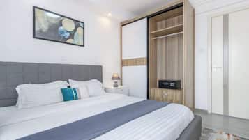 Deluxe-Apartment, Stadtblick | Laptopgeeigneter Arbeitsplatz, kostenloses WLAN