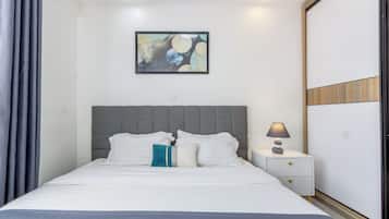 Deluxe-Apartment, Stadtblick | Laptopgeeigneter Arbeitsplatz, kostenloses WLAN