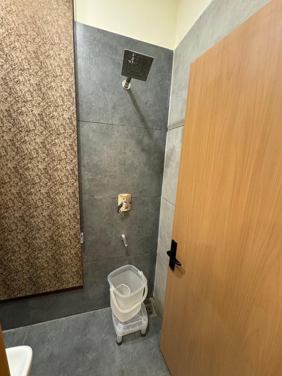 Premium Room, City View | Bathroom | Shower, free toiletries, towels, soap