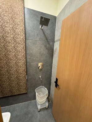 Premium Room, City View | Bathroom | Shower, free toiletries, towels, soap - Hotel Shri Radhavan (Mathura)