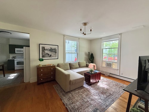 1st FL Downtown Grand Brunswick