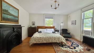 1 bedroom, iron/ironing board, Internet, bed sheets
