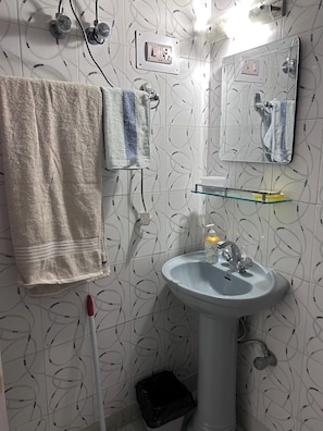 Bungalow, 2 phòng ngủ, phù hợp cho người khuyết tật, hút thuốc | Phòng tắm