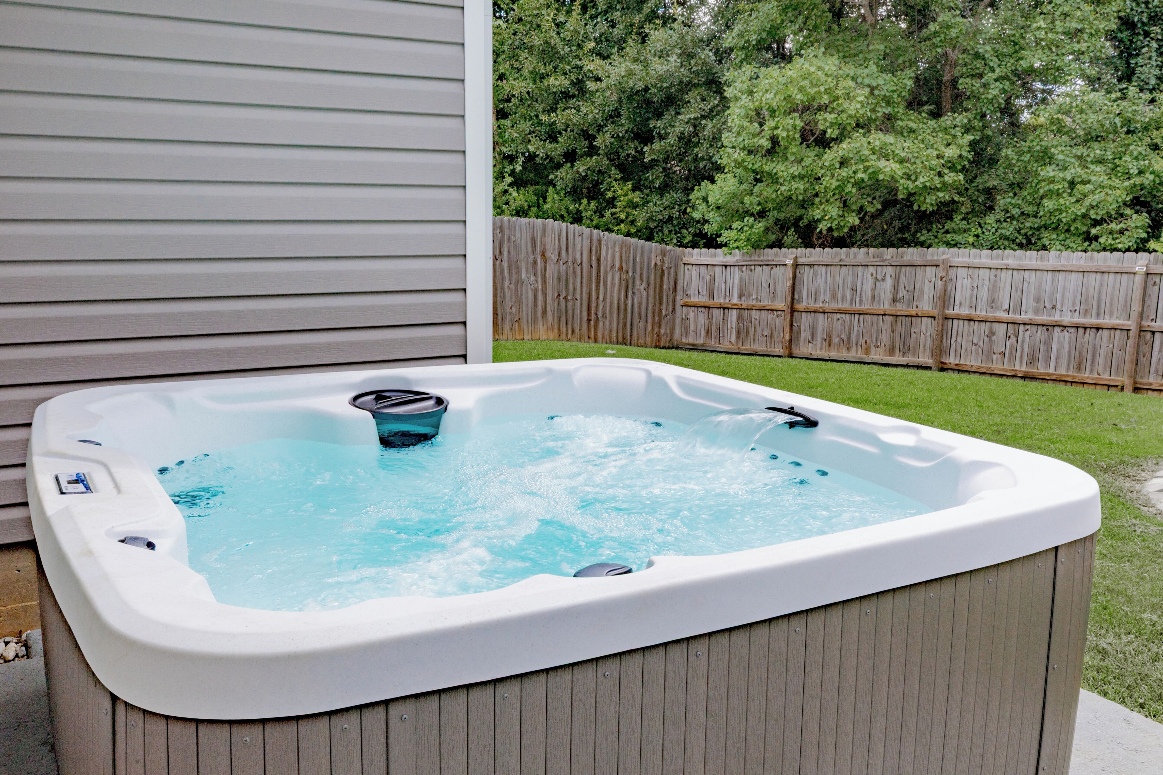 Bain à remous extérieur