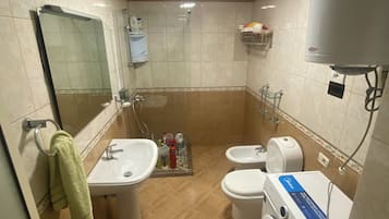 Shower, bidet, towels