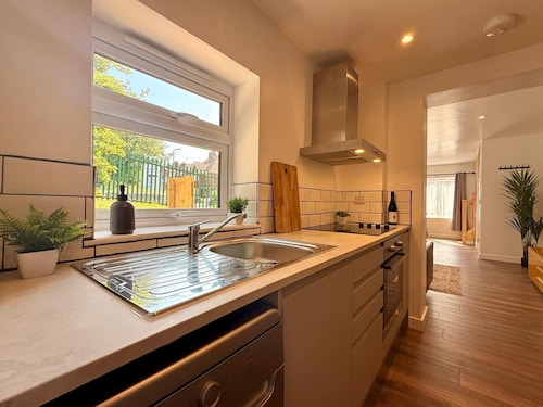 Unique Devon Cottages - Sunrise Cottage - Stylish & Comfortable