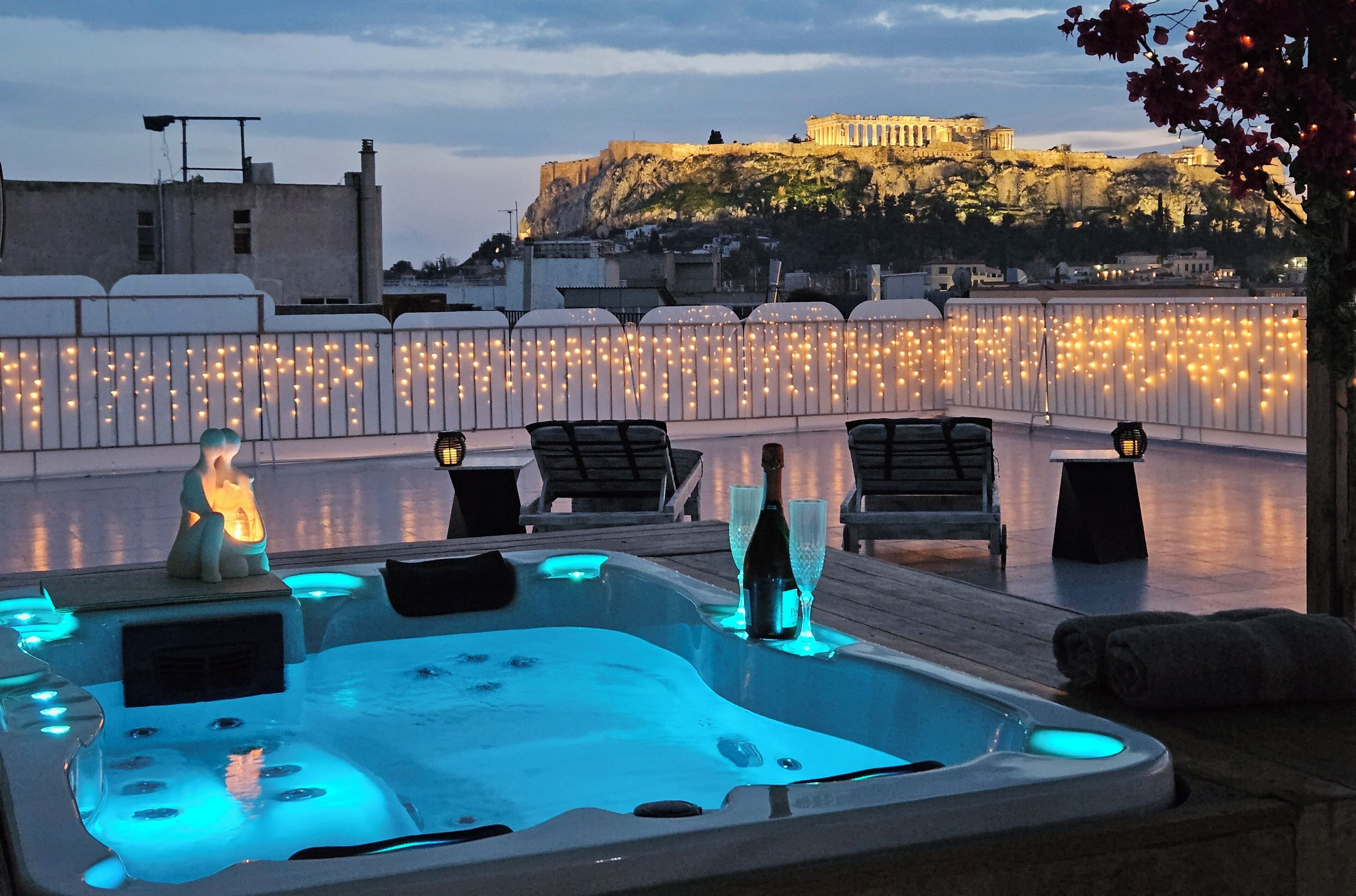 Outdoor spa tub