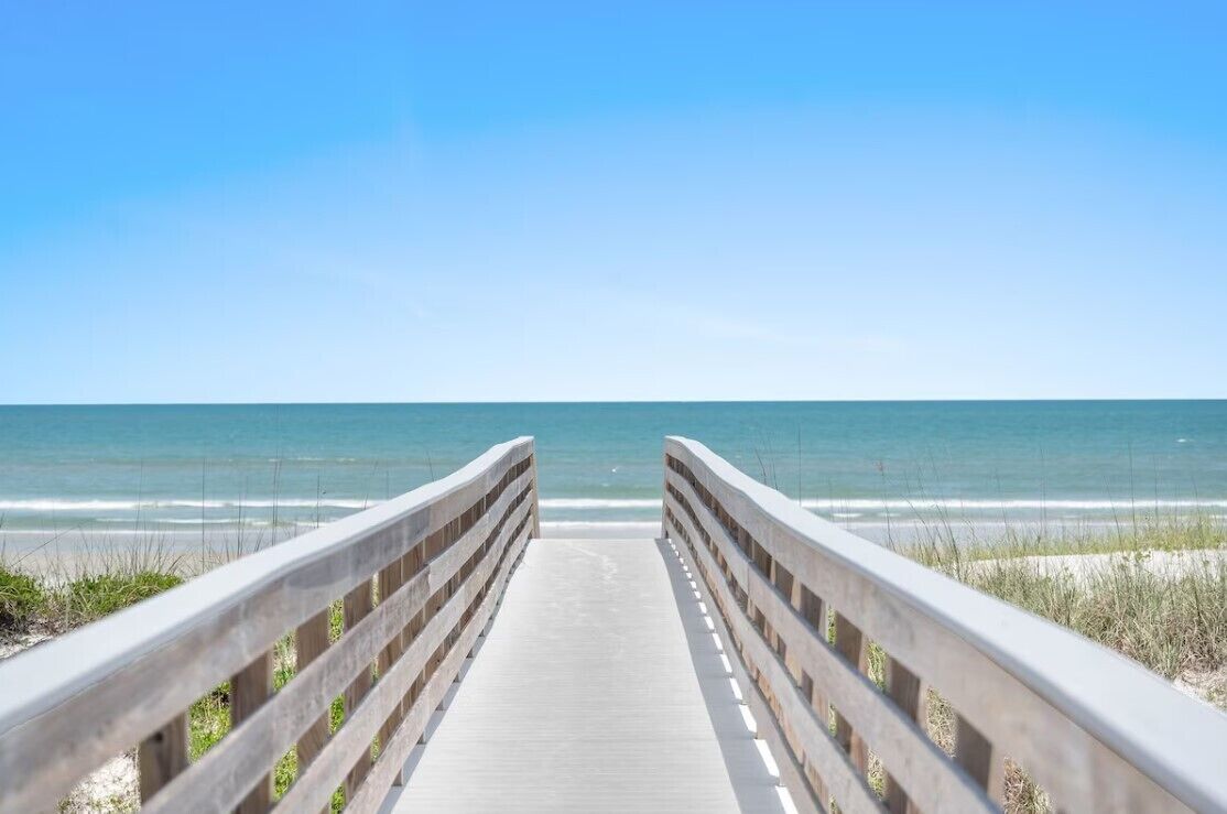 Beach nearby, beach towels