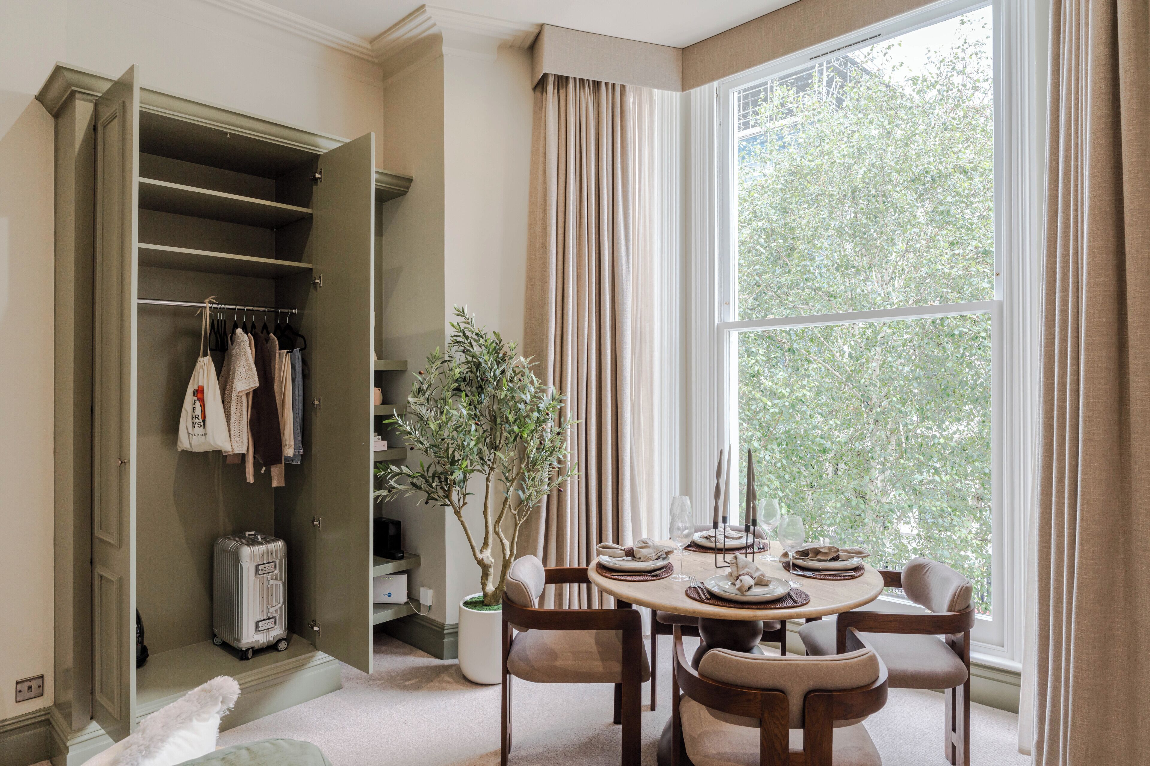 Studio Mewah | Tempat makan