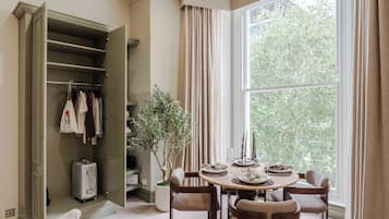 Studio Mewah | Tempat makan