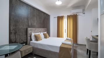 Chambre Double, balcon, vue ville | Wi-Fi gratuit