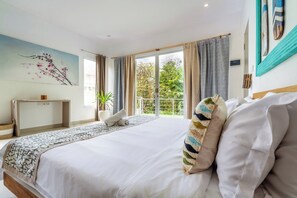 3 bedrooms, free WiFi, bed sheets - Tropical Oasis Villa – Steps from Seminyak Beach (Seminyak)