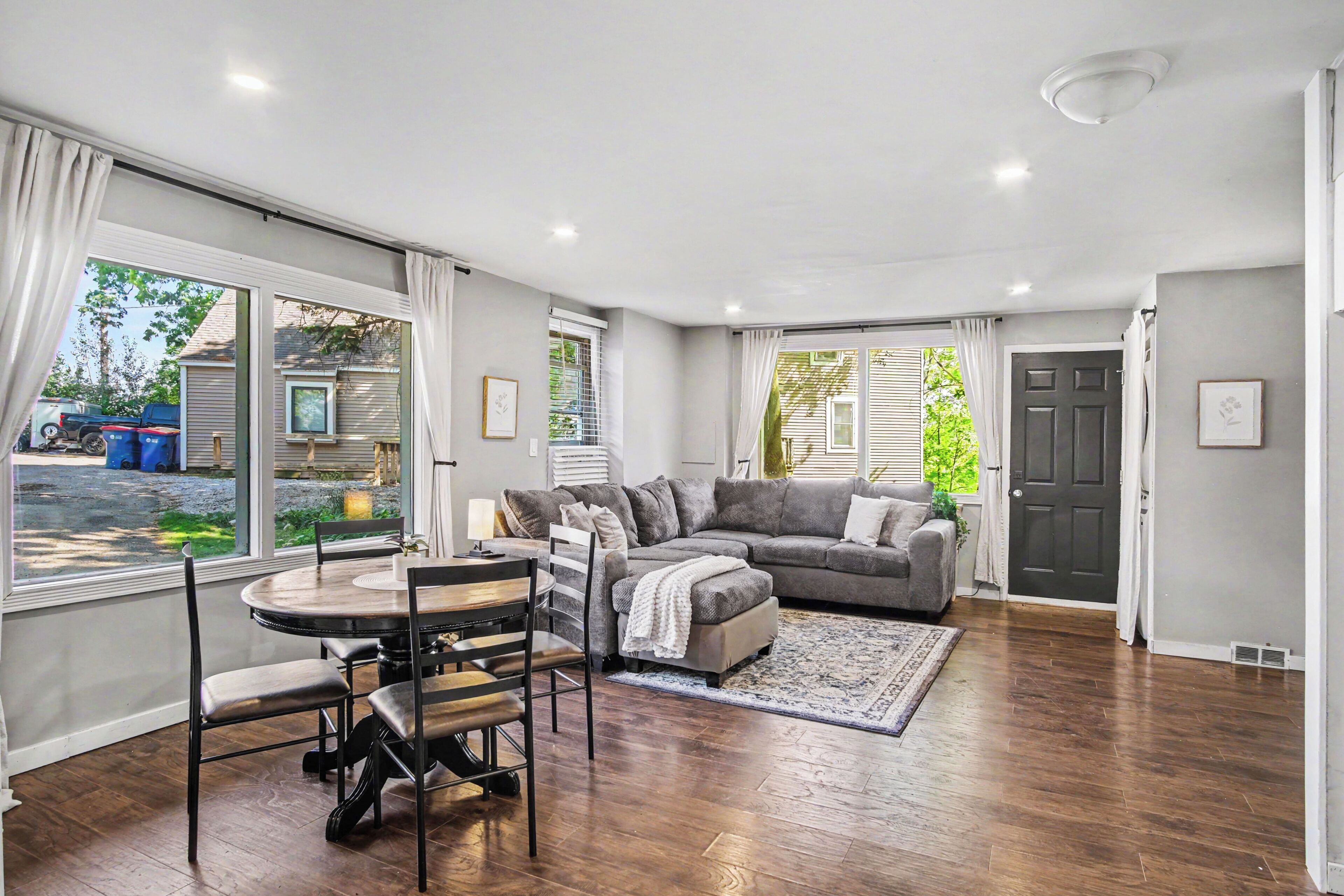 Living Room & Dining Room  - 616. 287. 2210