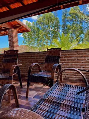 Terrace/patio - Rustic house for family and friends, pets welcome. (Juritianha)