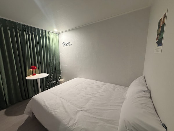 Stayducksan Hotel Haenggung 스테이덕산 행궁동점 - 지동