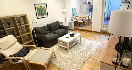 Apartment Sleeps 2 With Air Conditioning
