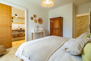 4 Schlafzimmer, Bügeleisen/Bügelbrett, WLAN, Bettwäsche